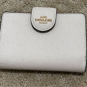Coach Medium Corner Zip Wallet